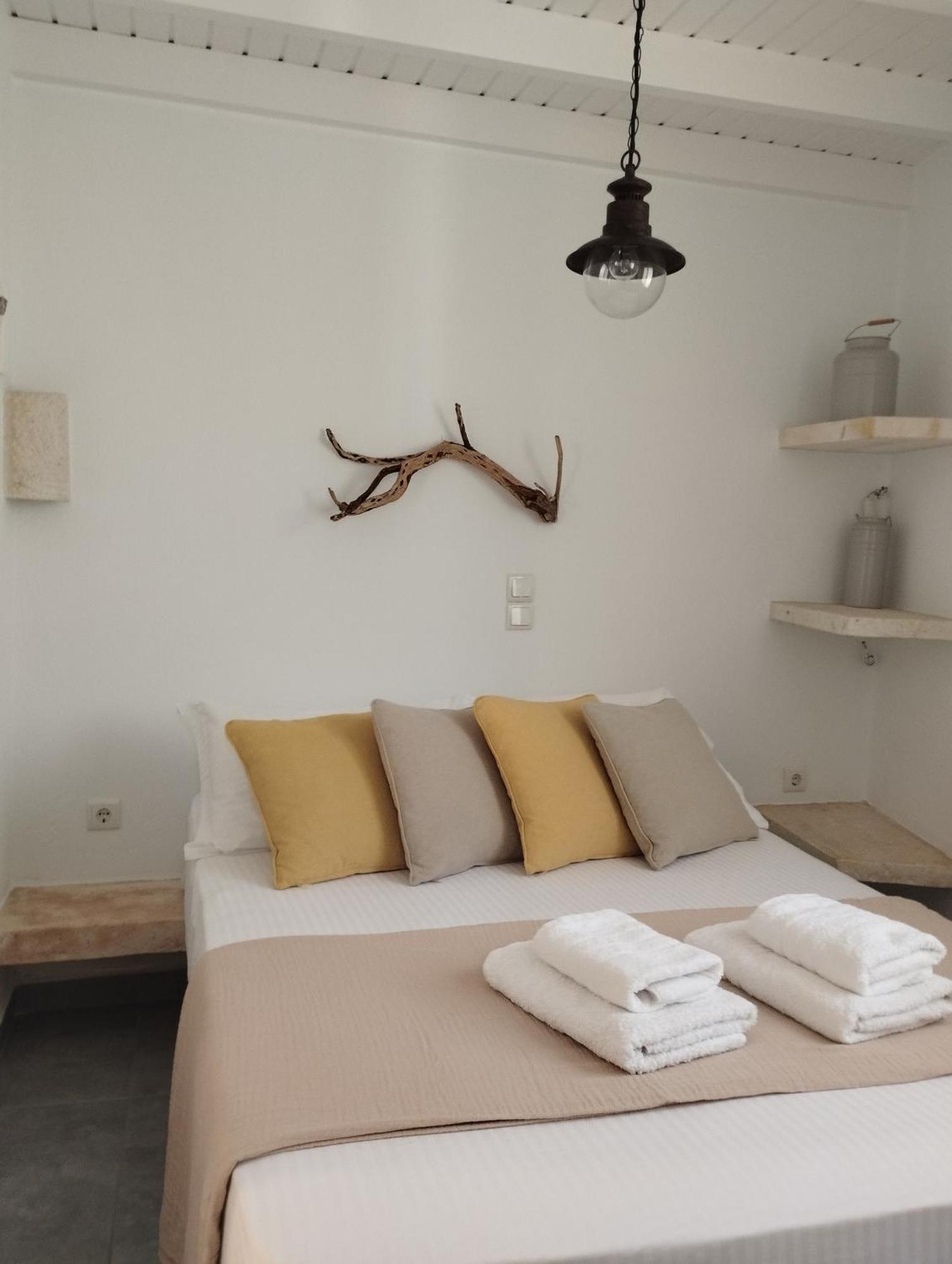 Agios Nikolaos Beach House Kímolos Esterno foto